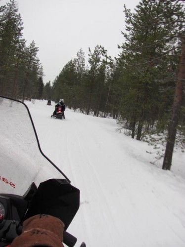 sneeuwscootertocht-achterop