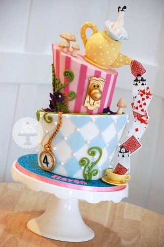 found on https://www.facebook.com/theroyalbakery/photos/a.488960381125267.105347.209649385723036/1031275093560457/?type=3&theater